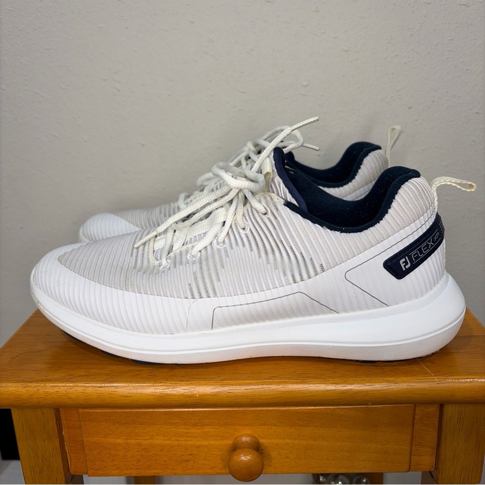 Footjoy Golf Shoes Spikeless Flex XP Mens Size 9.5 White Blue FJ 56250 Sneakers - Picture 9 of 14